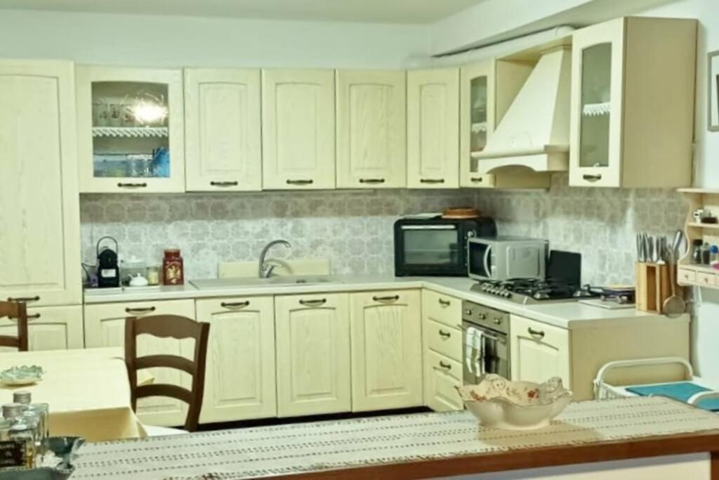 Brezza Marina - Appartamento In Villa Fronte Mare Trieste Luaran gambar