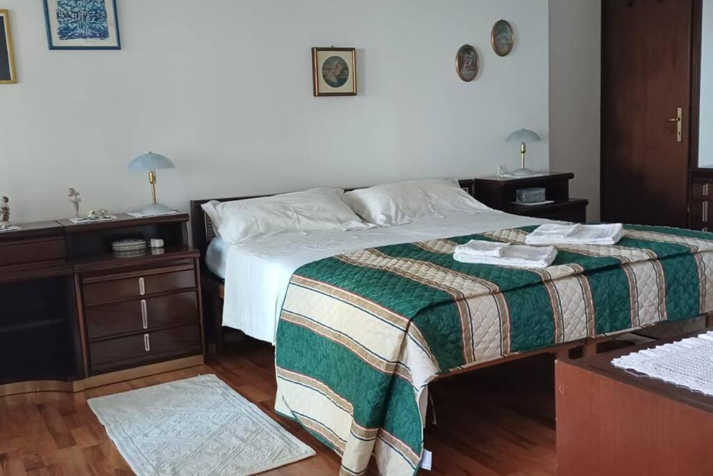 Brezza Marina - Appartamento In Villa Fronte Mare Trieste Luaran gambar