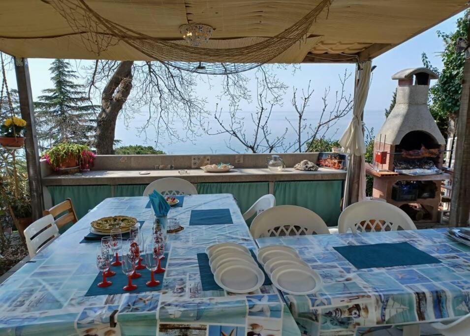 Brezza Marina - Appartamento In Villa Fronte Mare Trieste Luaran gambar