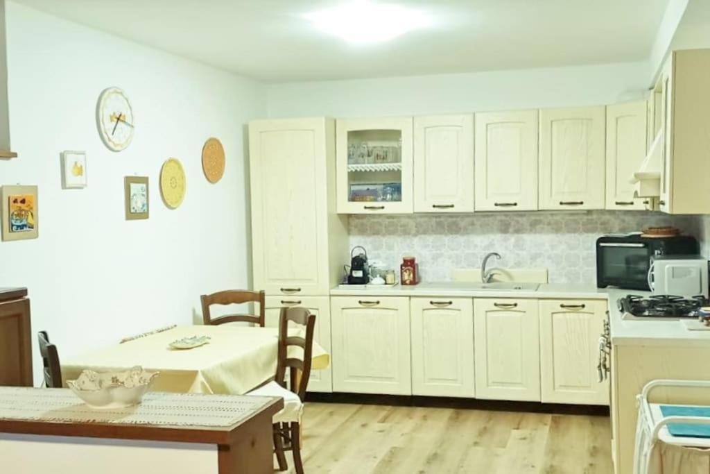 Brezza Marina - Appartamento In Villa Fronte Mare Trieste Luaran gambar