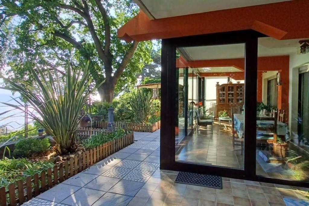 Brezza Marina - Appartamento In Villa Fronte Mare Trieste Luaran gambar